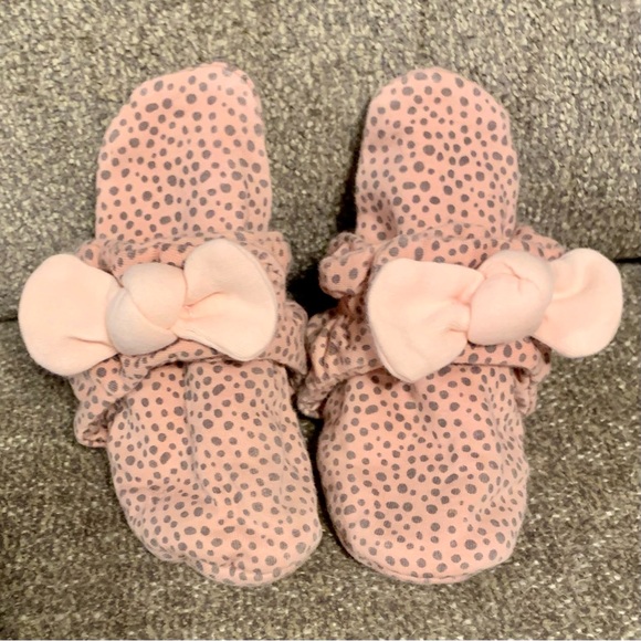 Robeez Infant Slippers Pink Cheetah Bow Size 6-12 Months - Picture 2 of 7